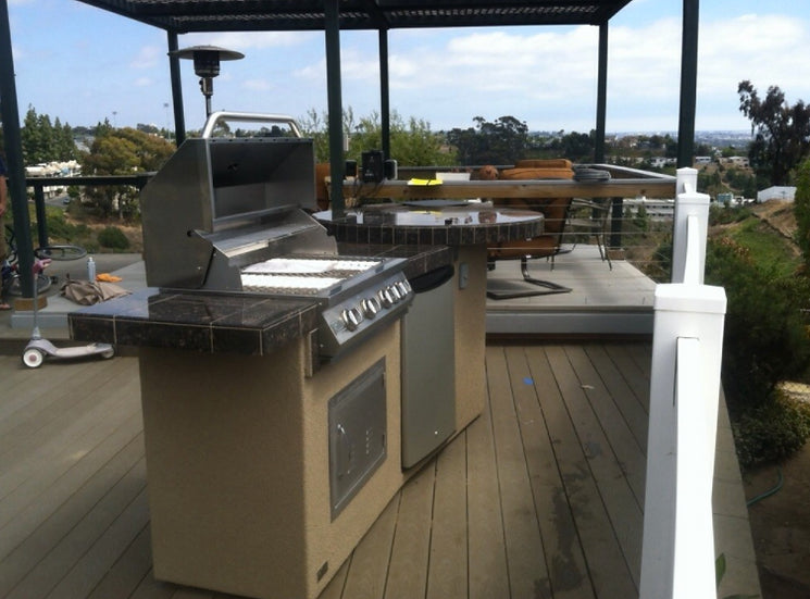 Fire 9' BBQ Island with 4 foot Round Bar and 4 Burner Built In BBQ Grill BBQ GRILL KoKoMo Grills