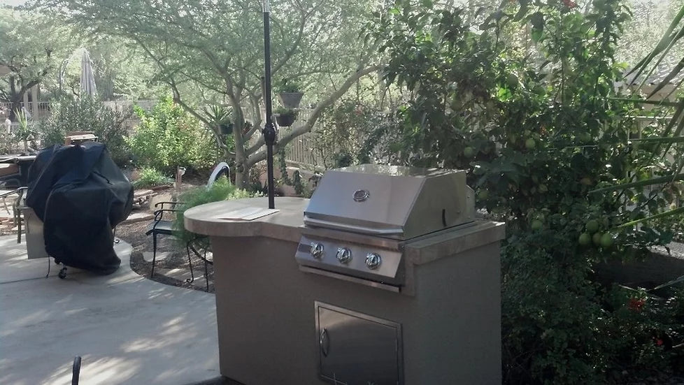 Mini Maui 6' BBQ Island with 33 Inch Bar and Built In BBQ Grill BBQ GRILL KoKoMo Grills