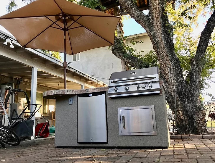 Maui 7'6" BBQ Island With 33" Round Bar on one end Led Lights and Built In BBQ BBQ GRILL KoKoMo Grills