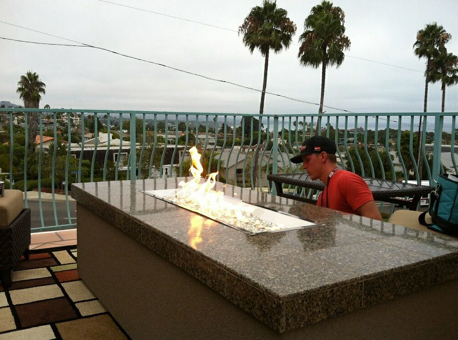 Entertainer Outdoor Fire Pit with fire-glass KoKoMo Grills Entertainer Outdoor Fire Pit with fire-glass LPG
