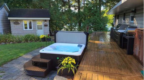 Saskatoon 4-Person 12-Jet Portable Hot Tub Hot Plates Canadian spas