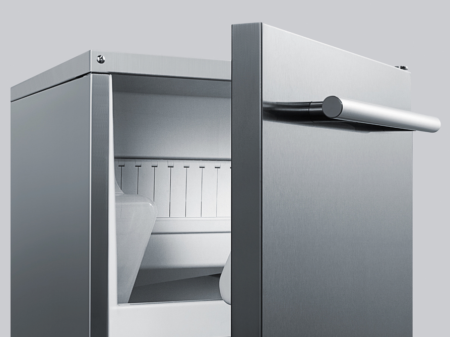 Summit 62 lb. Clear Outdoor/Indoor Icemaker Refrigerators Summit Appliance