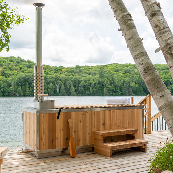 The Cascade Tub 3'x7' - Knotty Red Cedar
