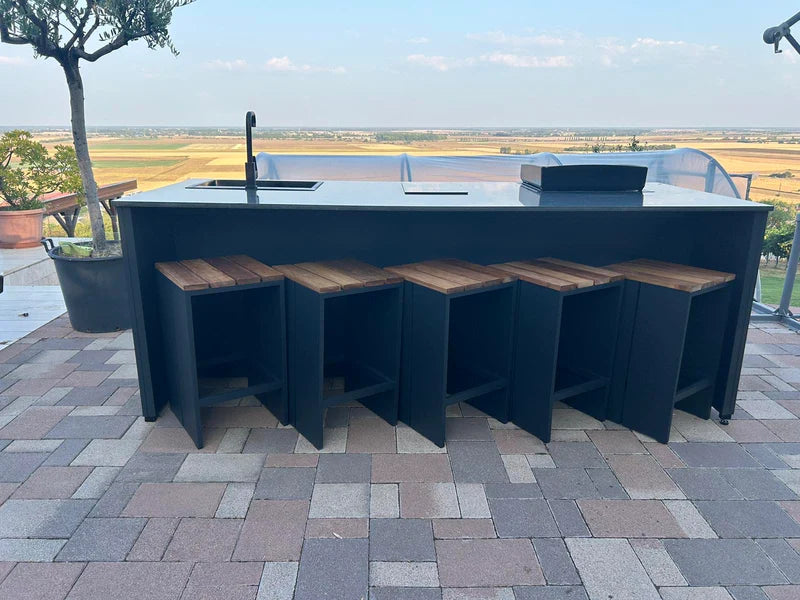 Grillandia Outdoor Kitchen Entertainment Bar and Stools