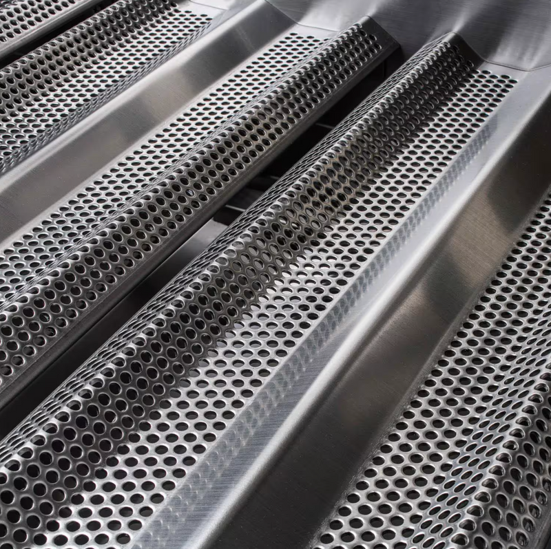 Blaze Premium LTE Marine Grade 32-Inch 4-Burner Built-In Gas Grill w/ Rear Infrared Burner & Grill Lights