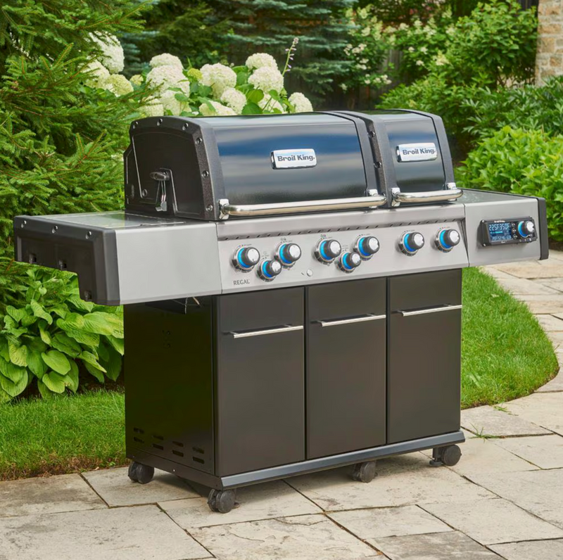 Broil King Regal Q 690 Pro IR 6 Burner Propane Grill - Black - 689244