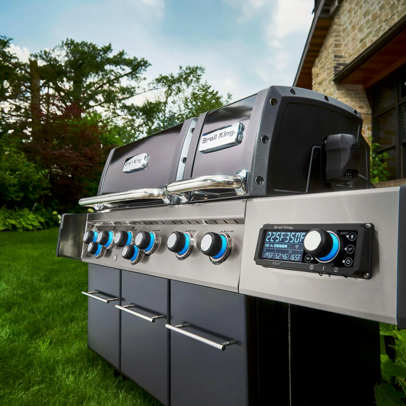 Broil King Regal Q 690 Pro IR 6 Burner Propane Grill - Black - 689244