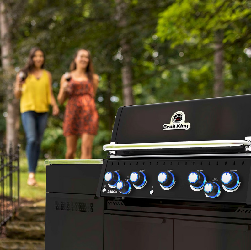 Broil King Baron 590i Shadow 5 Burner Natural Gas Grill Center w/ Rotisserie Kit & Side Burner - Black - 876847