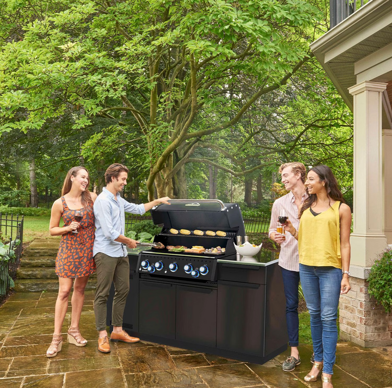 Broil King Baron 590i Shadow 5 Burner Natural Gas Grill Center w/ Rotisserie Kit & Side Burner - Black - 876847