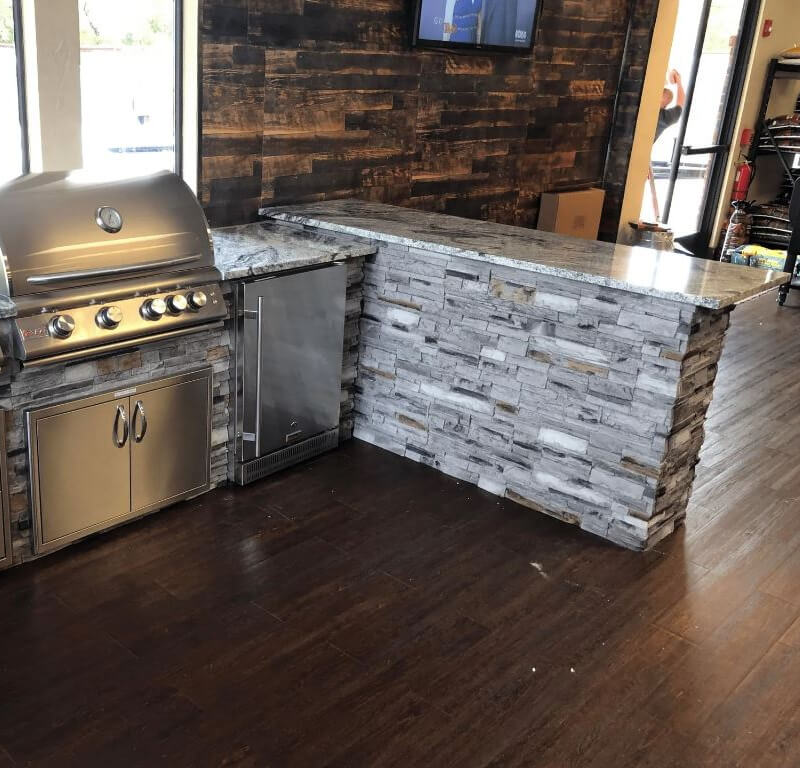 TRU INNOVATIVE OUTDOOR 7' BAR ISLAND