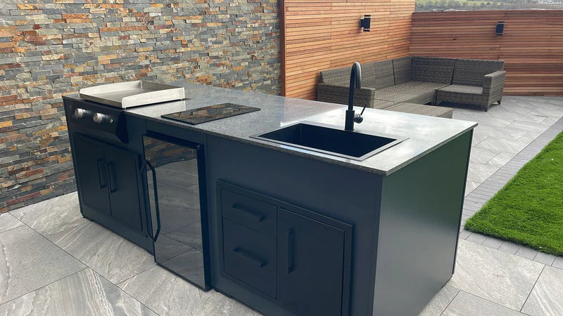 Grillandia Outdoor Kitchen Entertainment Bar and Stools