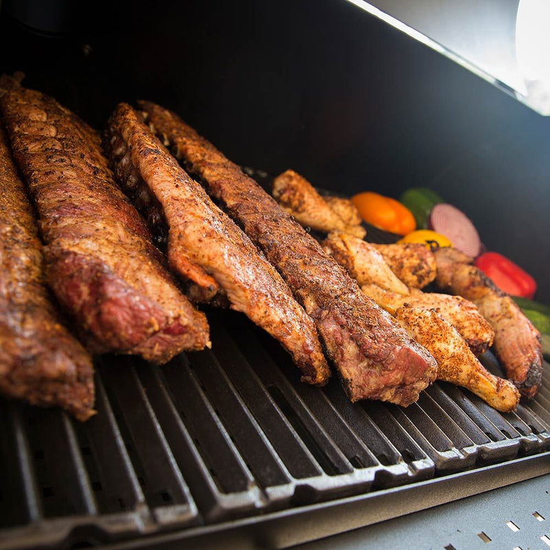 Broil King 945050 Regal Grill 400 Charcoal Smoker, 25.5-Inches