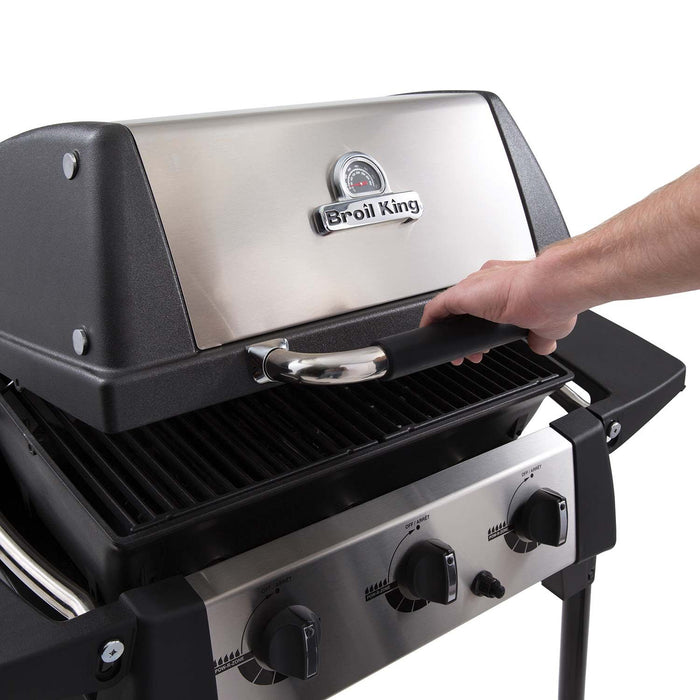 Broil King 952654 Porta-Chef 320 3-Burner Portable Grill, 24-Inches, Propane