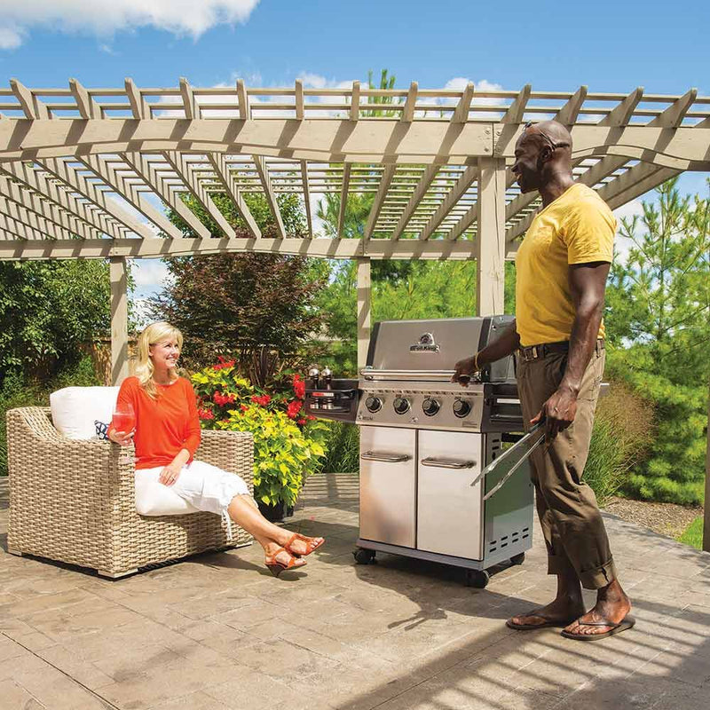 Broil King REG-S420P Regal S420 Pro 4-Burner Freestanding Grill, 25.5-Inches