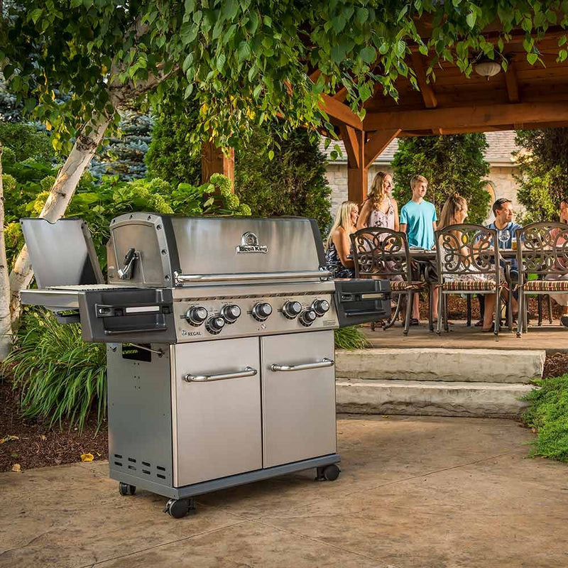 Broil King REG-S590PIR Regal S590 Pro Infrared 5-Burner Freestanding Grill, 32-Inches