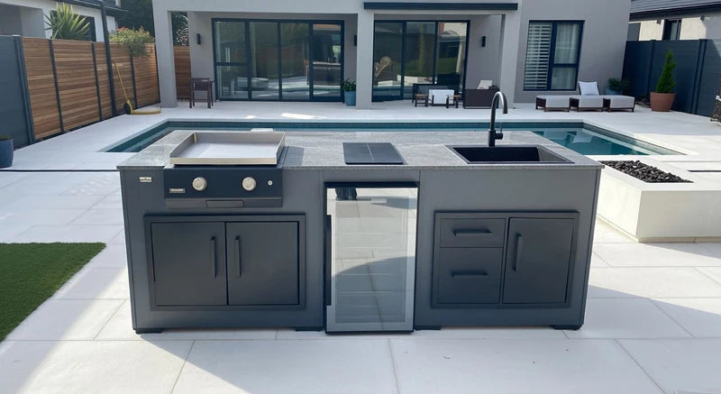 Grillandia Outdoor Kitchen Entertainment Bar and Stools