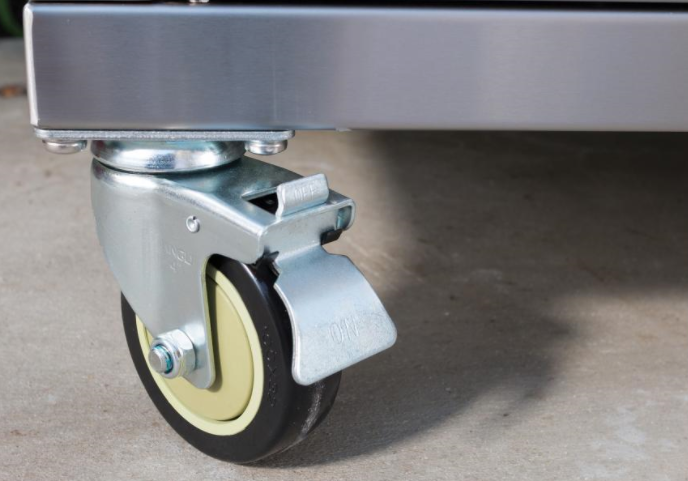 Bull Diablo 46-Inch 6-Burner Grill and Cart