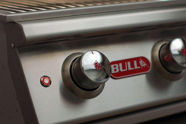 Bull BBQ Outlaw 4 Burner Gas Cart LPG or NG