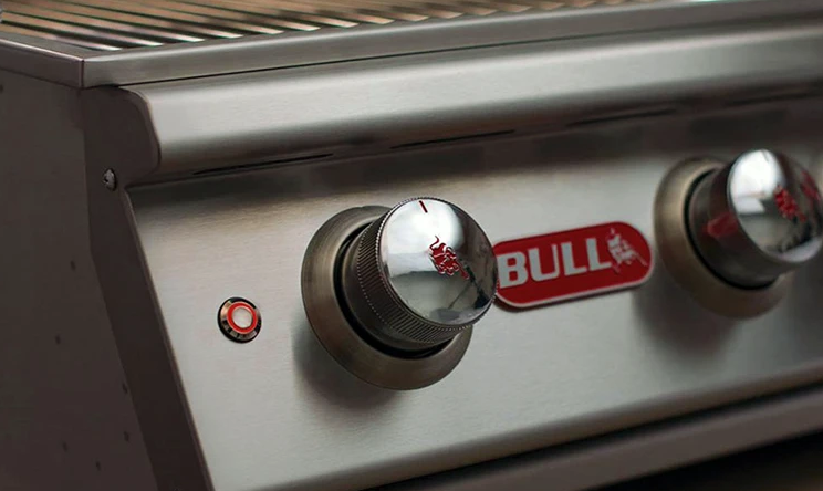 Bull BBQ Outlaw 4 Burner Gas Cart LPG or NG