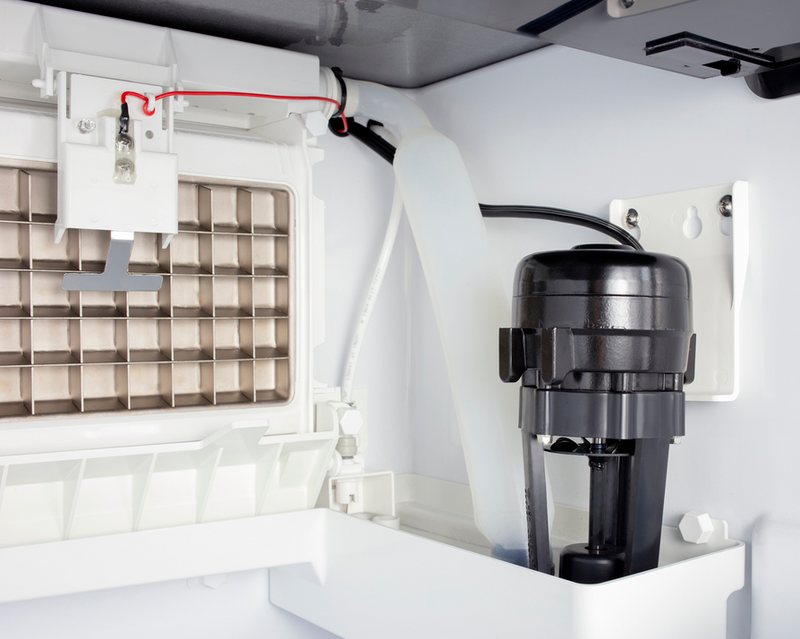 Summit 100 lb. Commercial Icemaker, ADA Compliant Refrigerators Summit Appliance   