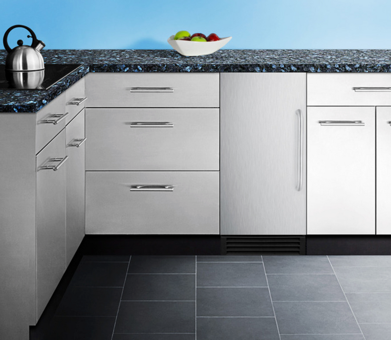 Summit Built-In 50 lb. Clear Icemaker Refrigerators Summit Appliance   